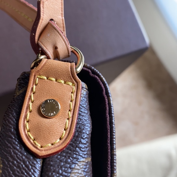 LV Authentic MM Favorite - Picture 5 of 11